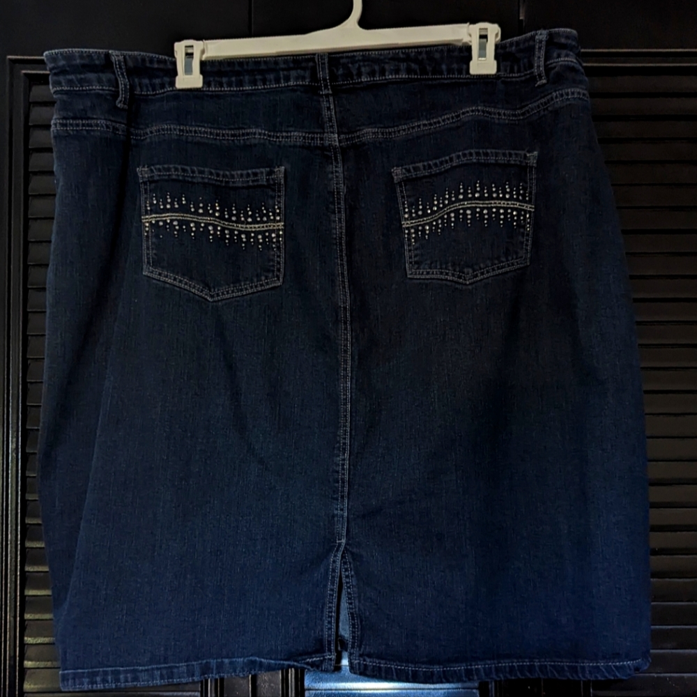 Embellished jean skirt